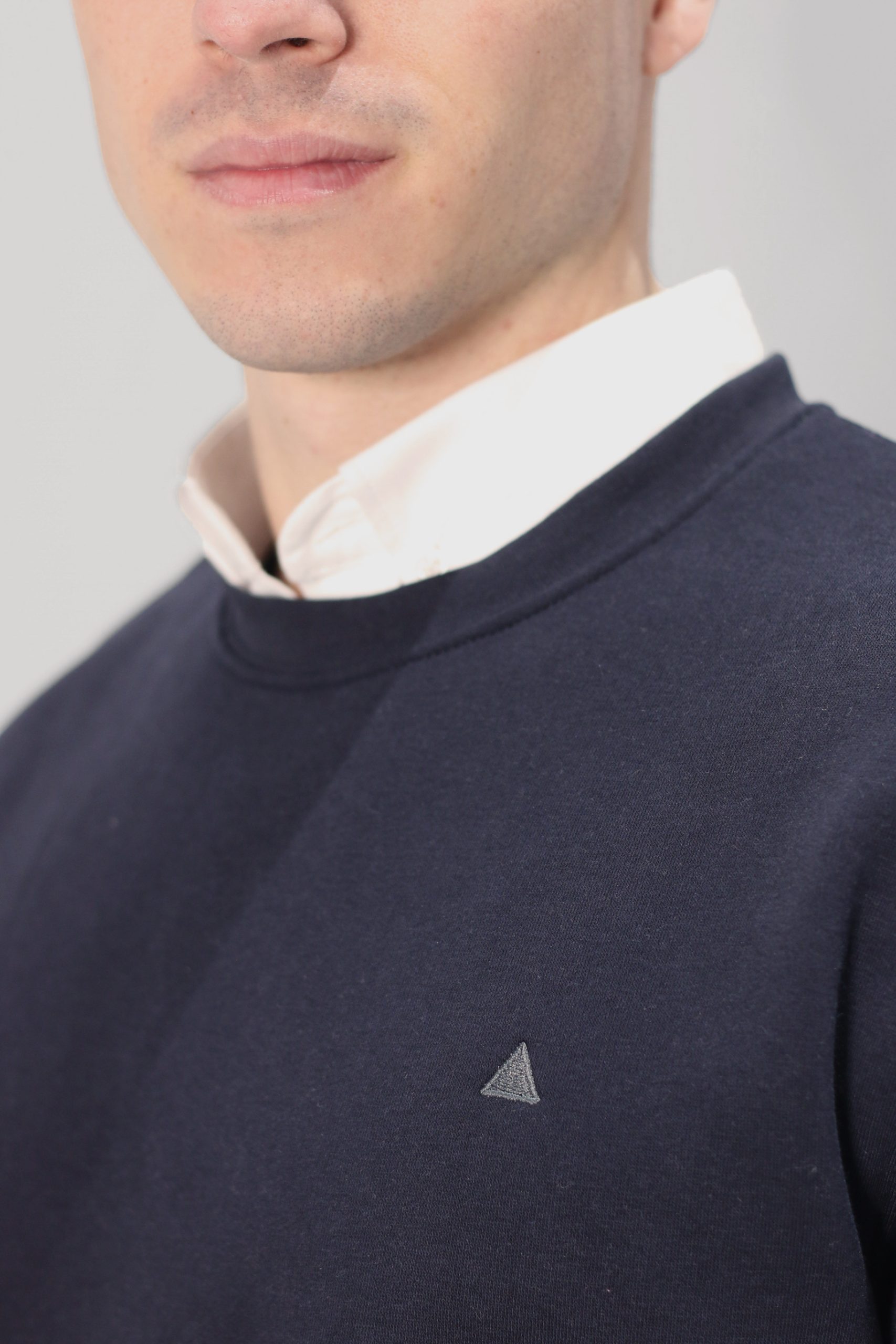 SUDADERA BÁSICA AZUL MARINO TRIÁNGULO - Imagen 4
