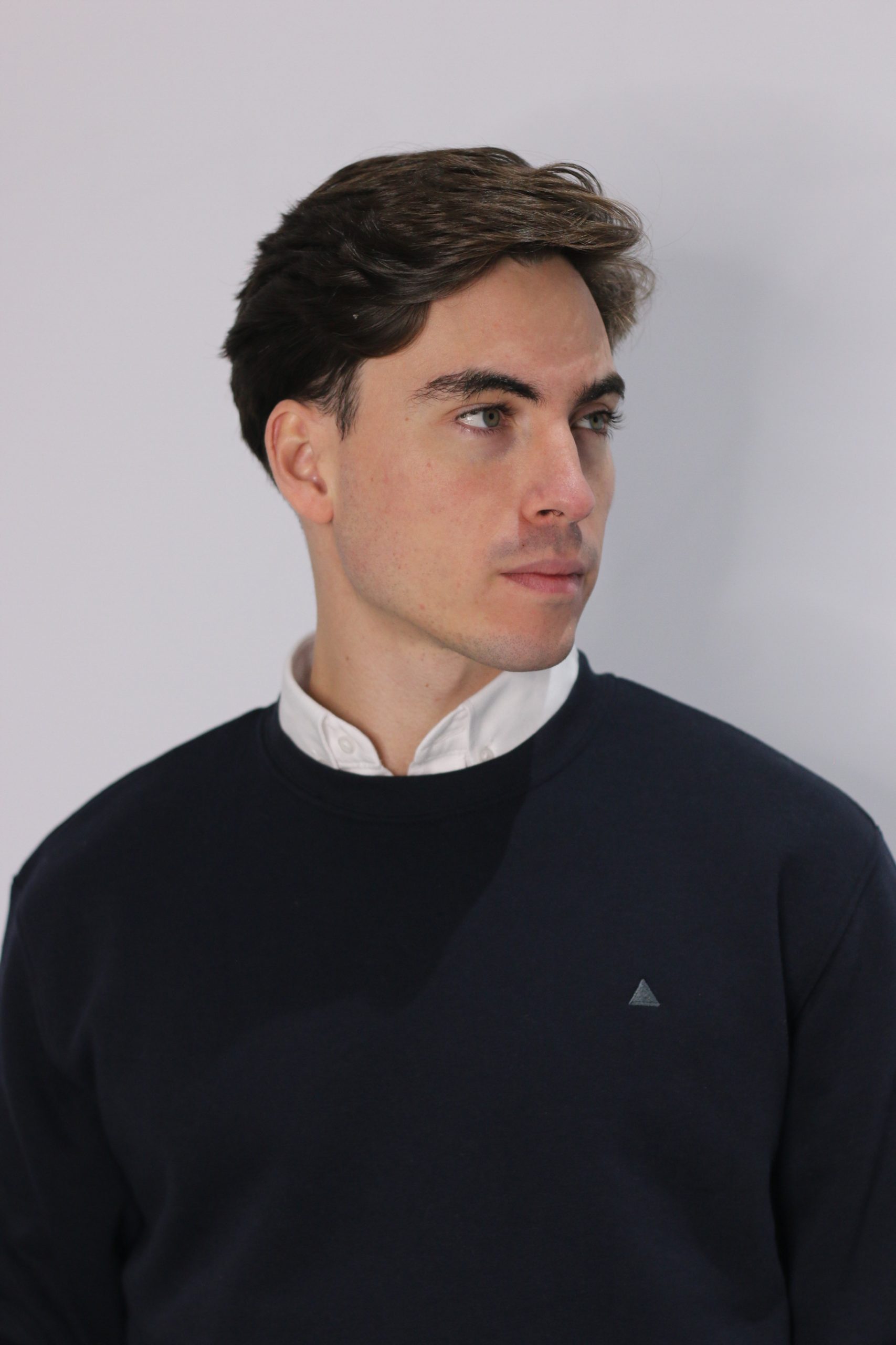 SUDADERA BÁSICA AZUL MARINO TRIÁNGULO - Imagen 3