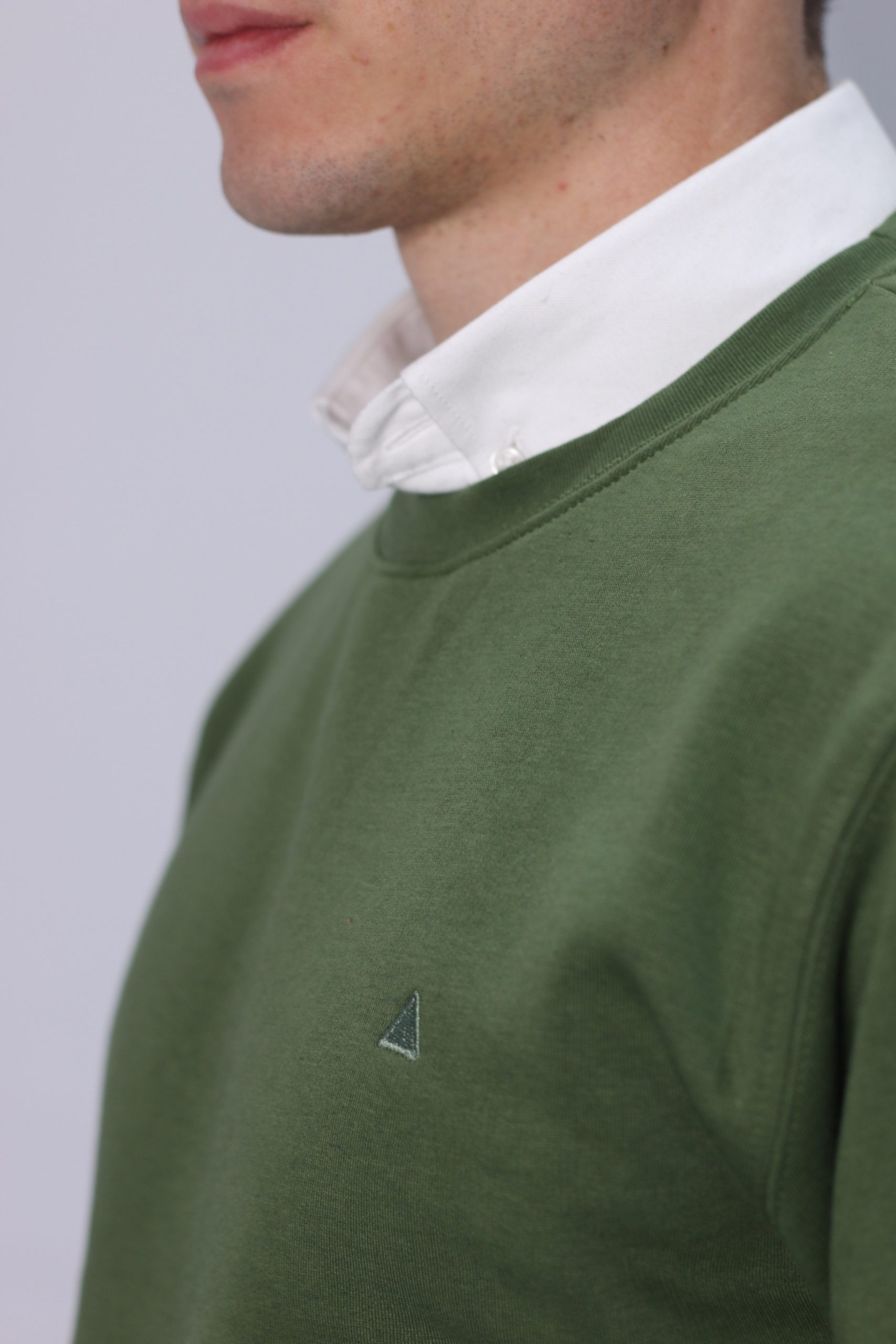 SUDADERA BÁSICA VERDE CAQUI TRIÁNGULO - Imagen 4