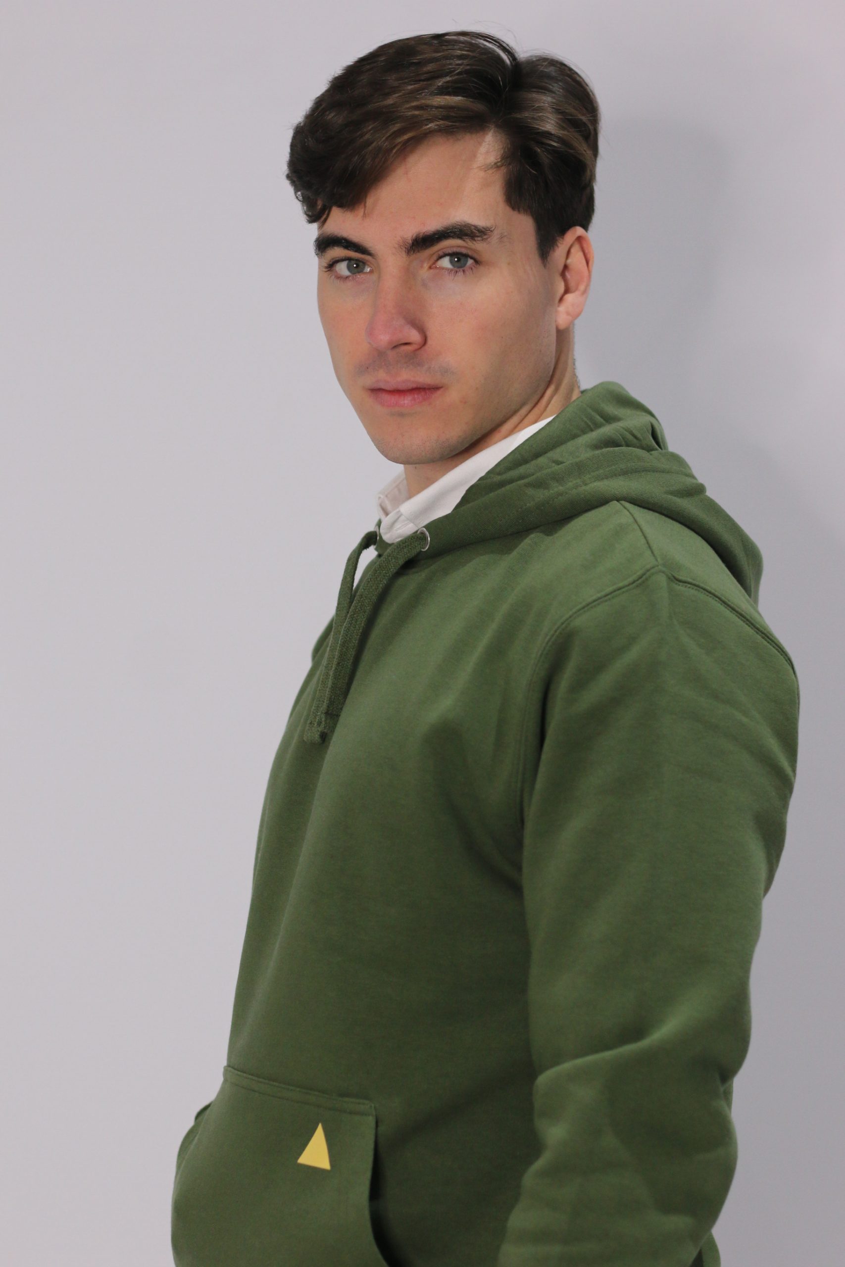 SUDADERA CARMEN CON CAPUCHA VERDE CAQUI - Imagen 4