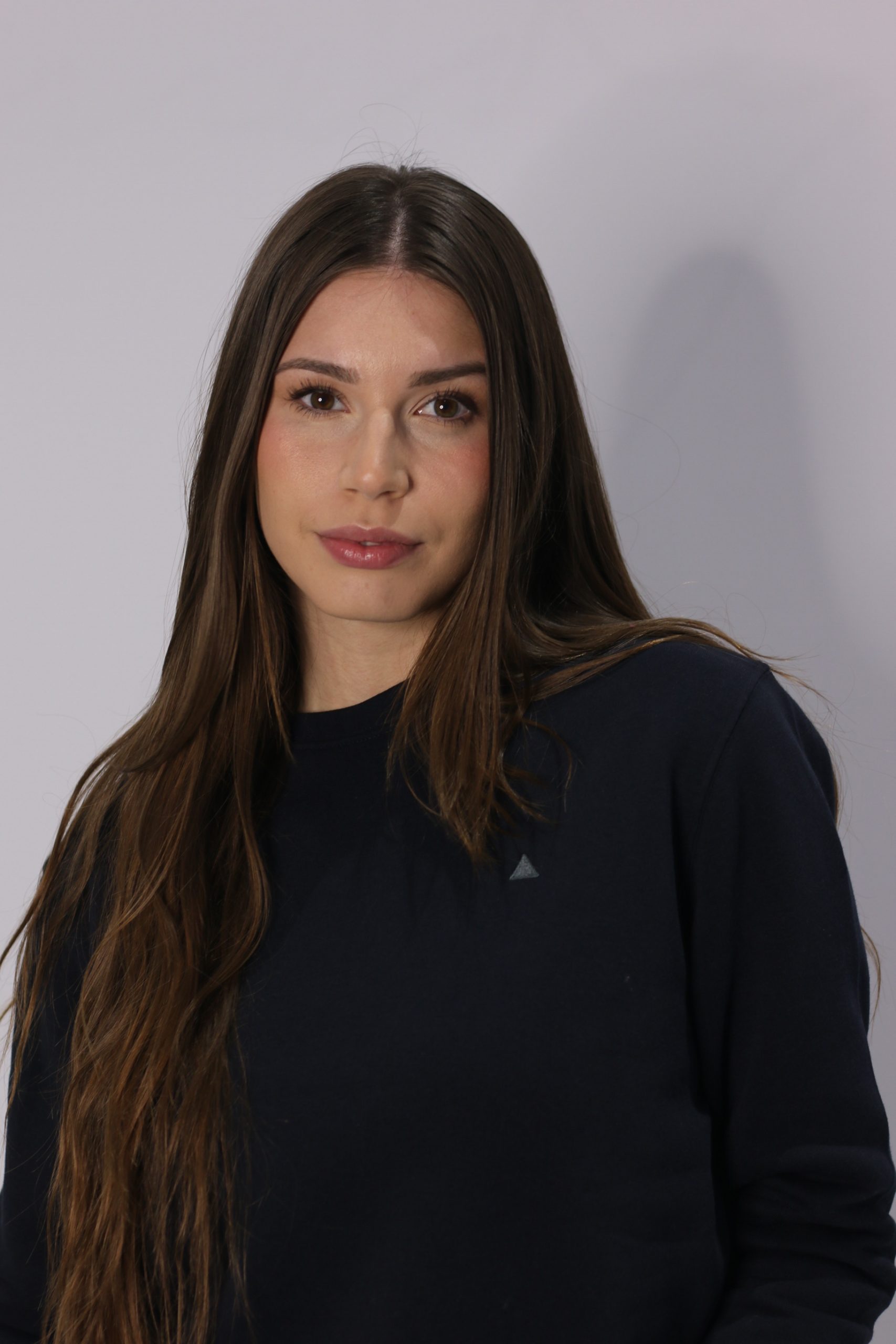 SUDADERA BÁSICA AZUL MARINO TRIÁNGULO - Imagen 2