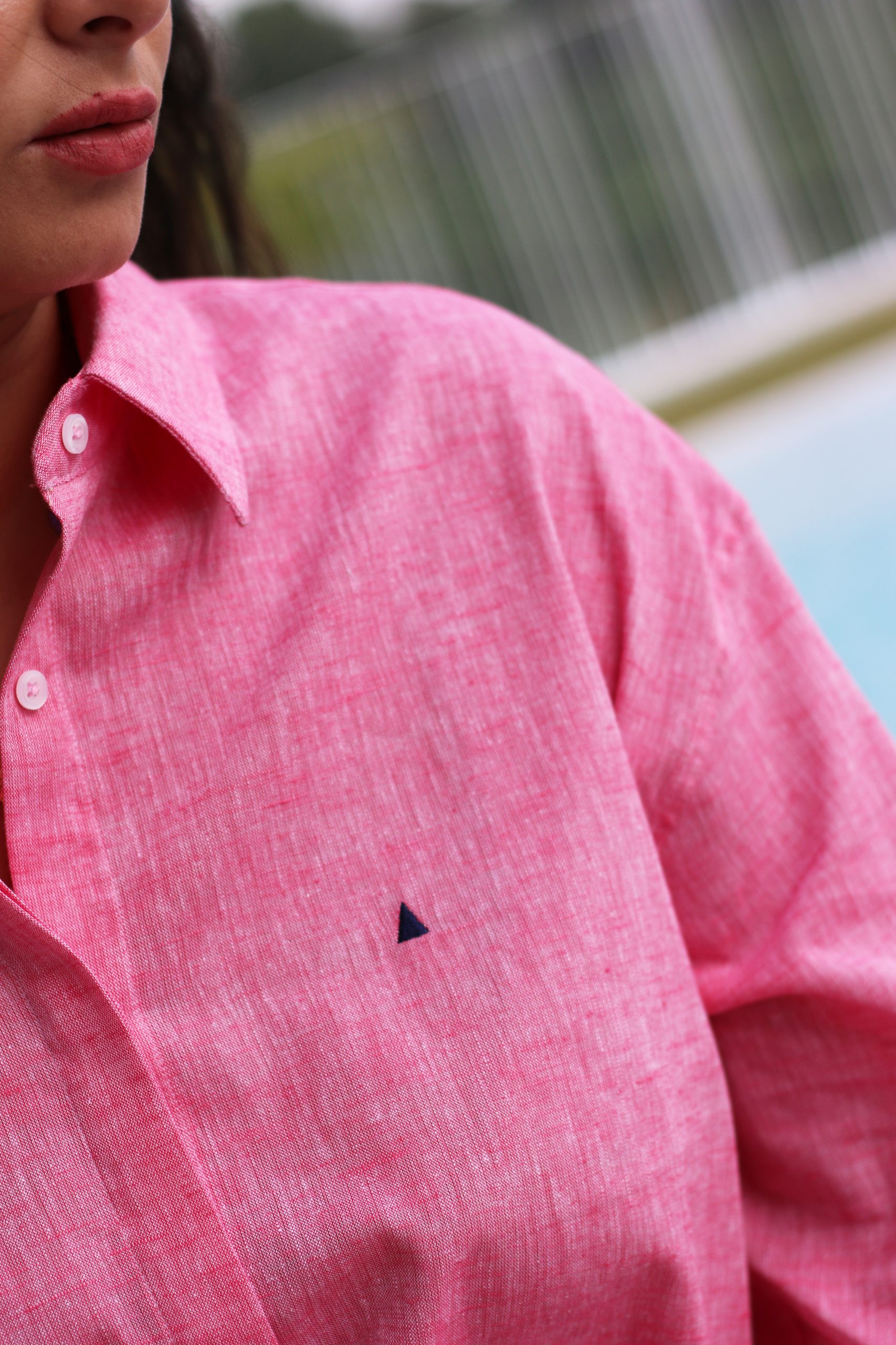 CAMISA OVERSIZE LINO FRESA TRIÁNGULO - Imagen 2