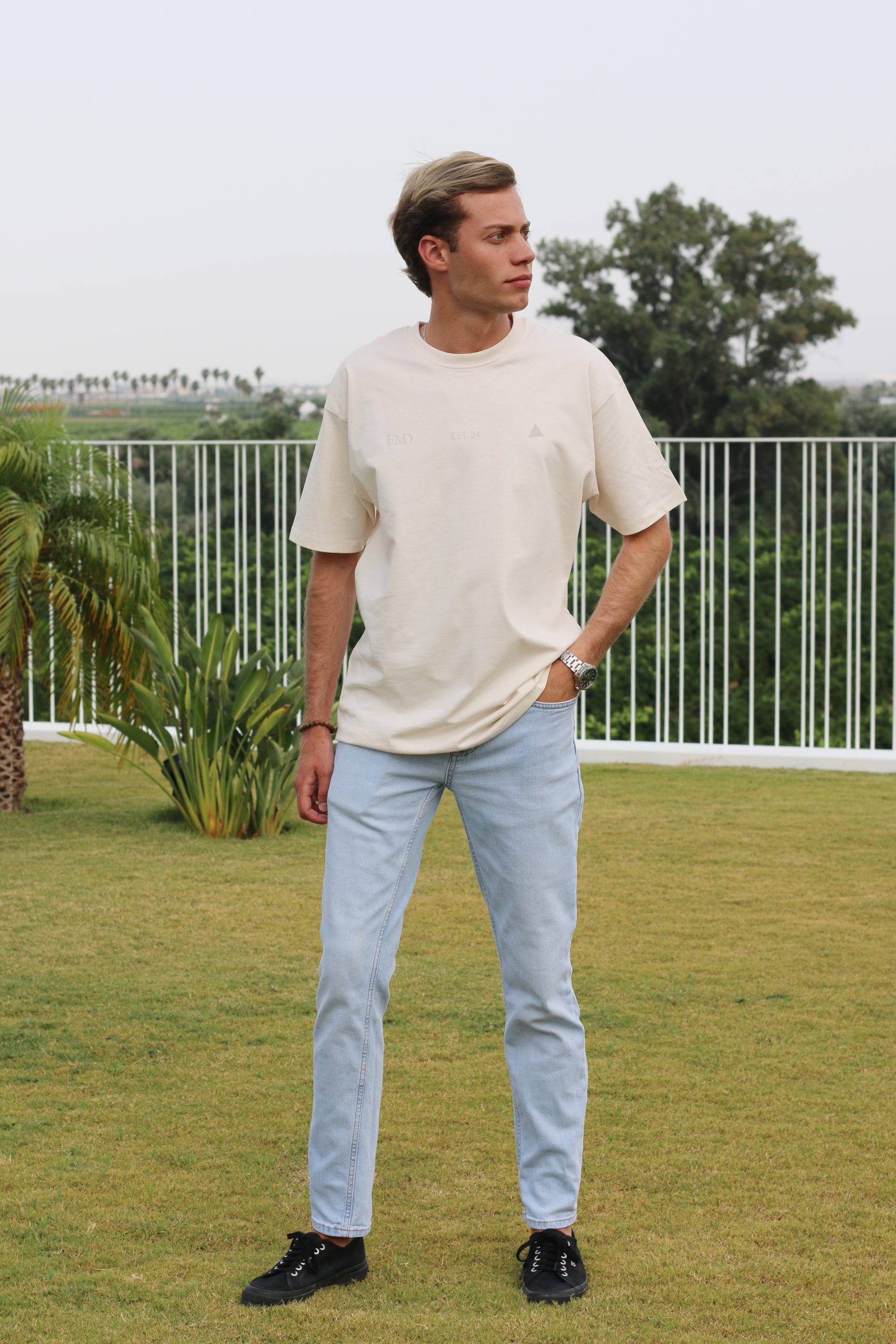 CAMISETA OVERSIZE BEIGE EMD - Imagen 4