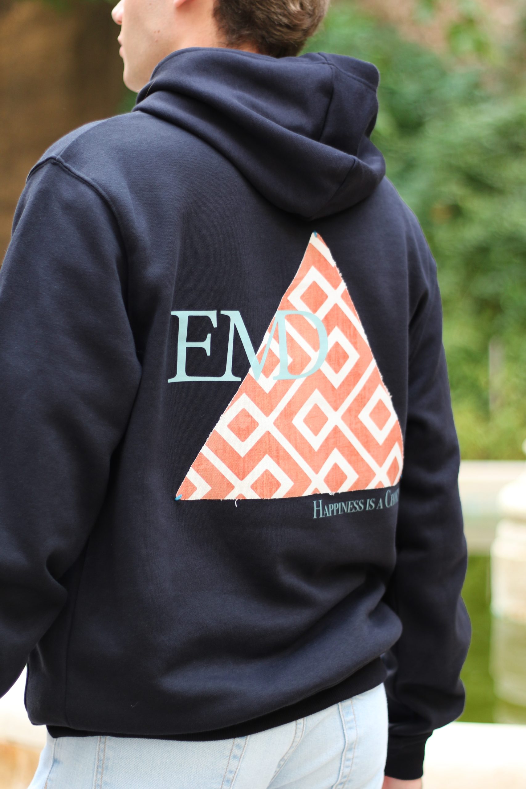 SUDADERA TRIÁNGULO CON CAPUCHA AZUL MARINO - Imagen 3
