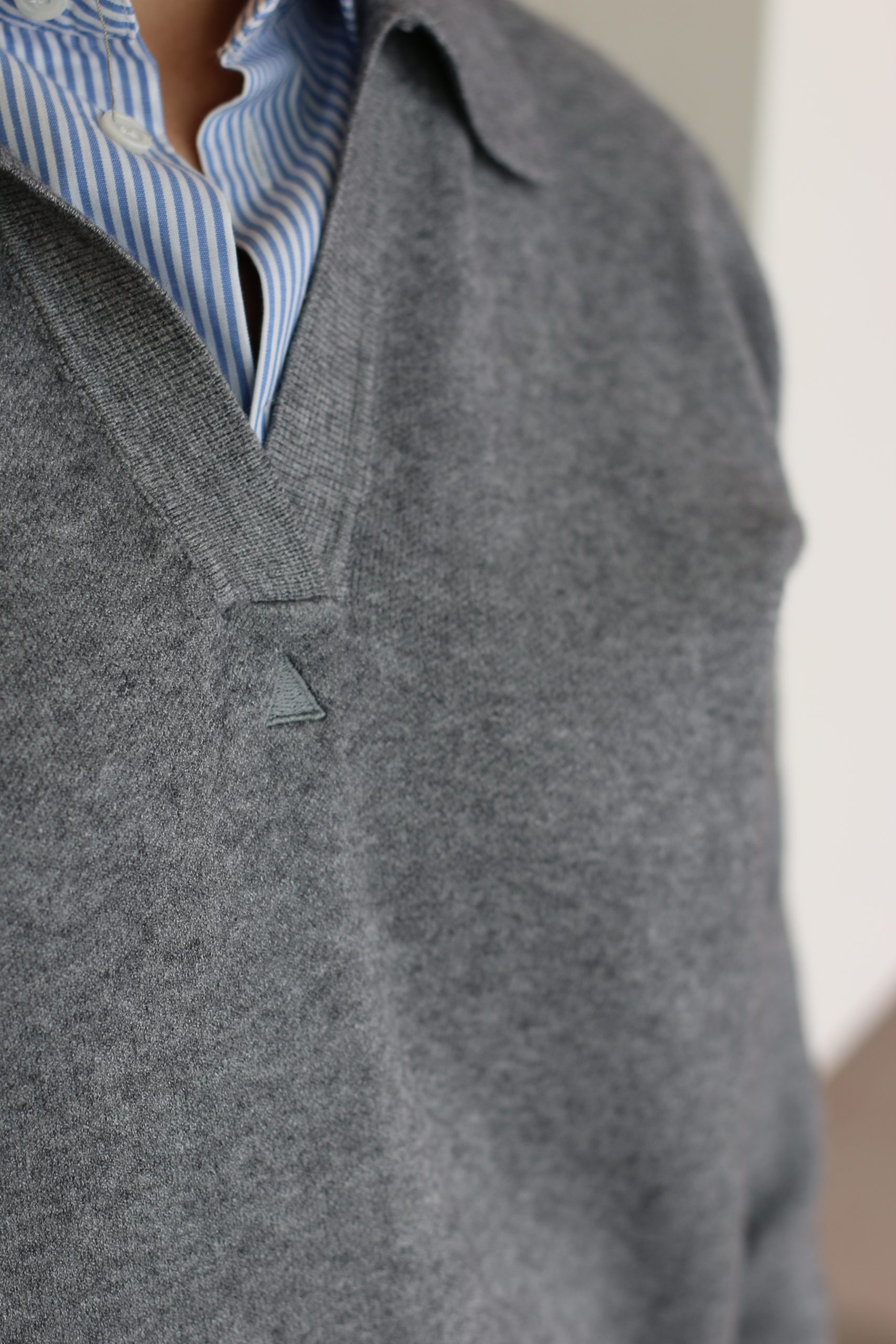 JERSEY POLO PUNTO GRIS - Imagen 4